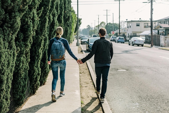 Fellas, when you are walking alongside a road with a woman, do you put yourself between her and the traffic?