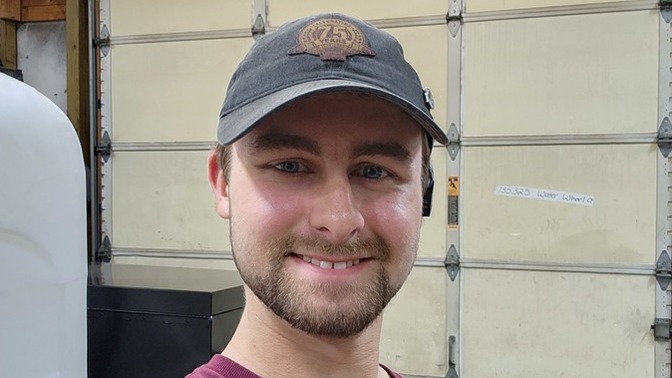 Are women more attracted to men who dont wear hats?