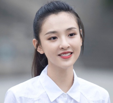 In general which race of women do you think has more attractive features? BLACK GIRLS or ORIENTAL GIRLS?