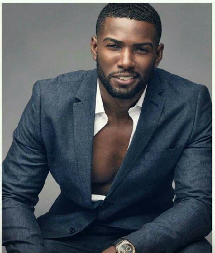 What are some physical attributes that you find attractive, even if theyre not typically considered popular?