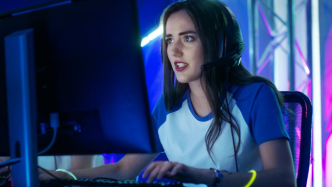 I am a gamer girl and he knows but is it weird to be in a lot of discord servers when I have a boyfriend?
