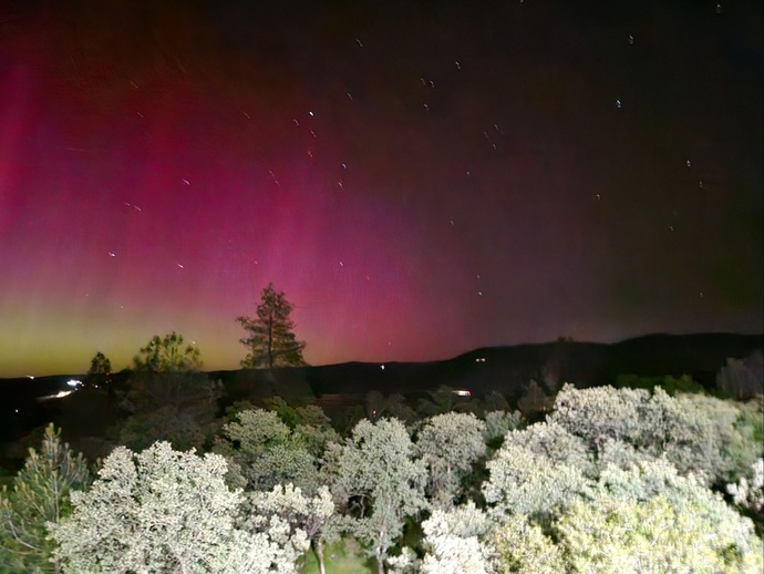 Did you guys see the Aurora Borealis last night? Or have you seen one in the past?