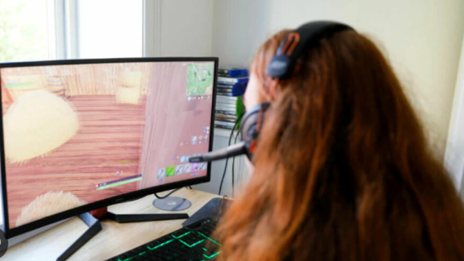 Do you think girls shouldn't play video games?