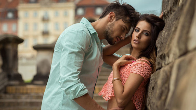 Is it necessary for a romantic relationship to have a sexual component (e. g. sex/kissing)?