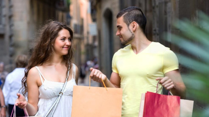 My boyfriend just trolls me when we are shopping rather than being a helpful company?