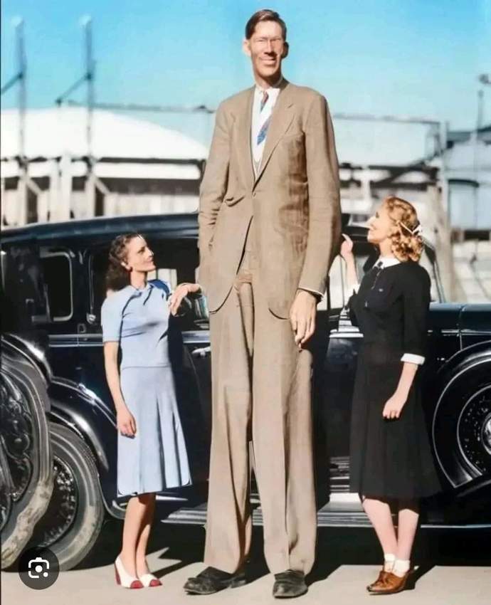 Anyone else enjoy dating short girls as a tall guy?