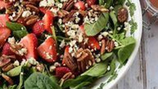 Which is better: Kale or Spinach?
