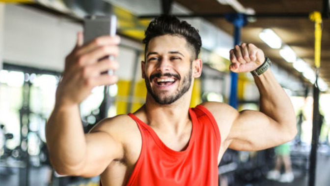 Is it narcissistic to take picture of yourself at gym?