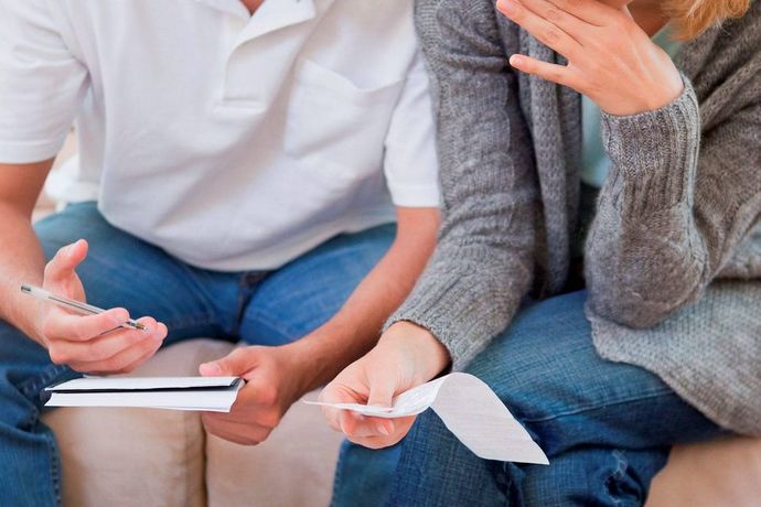 Would you date someone who has financial difficulties?