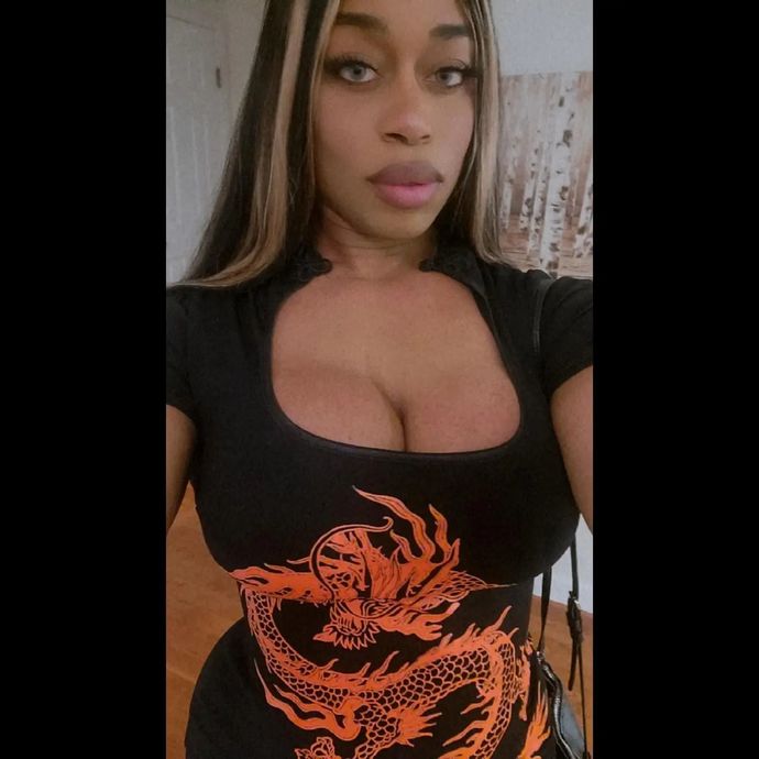 If this muscular woman came up to you and thought you are attractive and a nice guy, she gives you her number… would you date her?