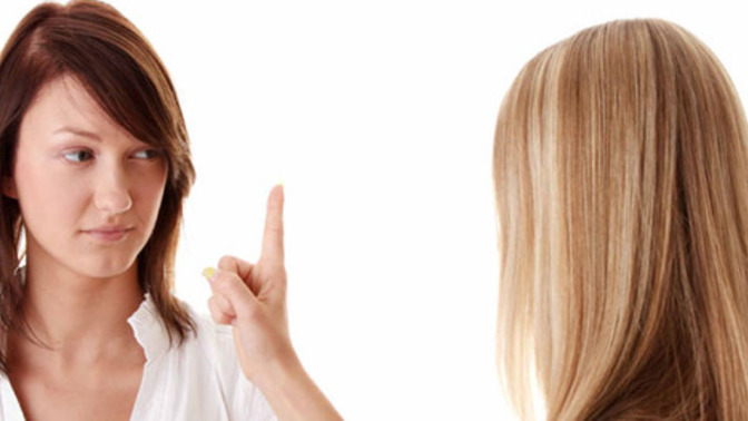 Are people more mean to ugly or hot girls?