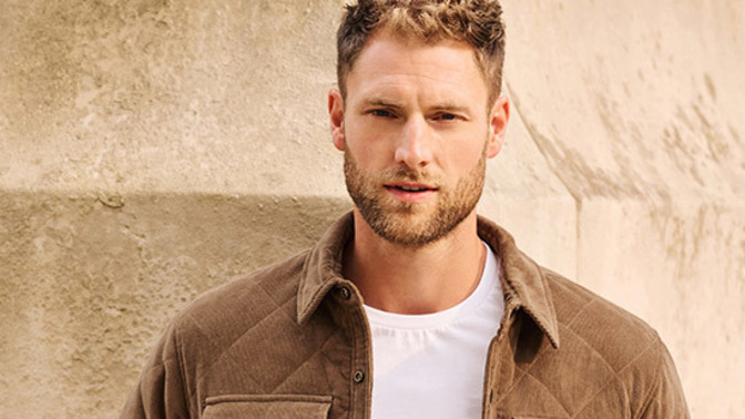 Women, what colour clothing do you like to see on men the most? Is there any colour you don't like?