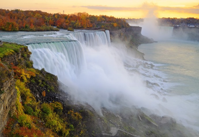 Whos eve been to the Grand Canyon or Niagara Falls?