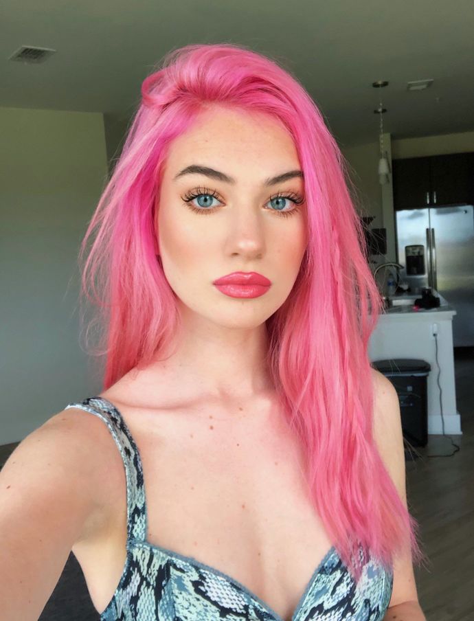Do men hate women that wear colorful hair?