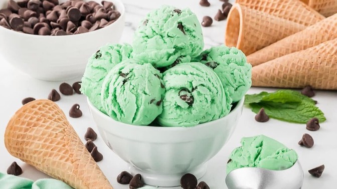 How many others like mint chocolate chip ice cream?