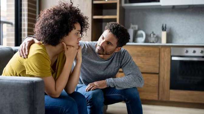 When was the right time to tell my boyfriend I've never done it before and still want to remain a virgin?