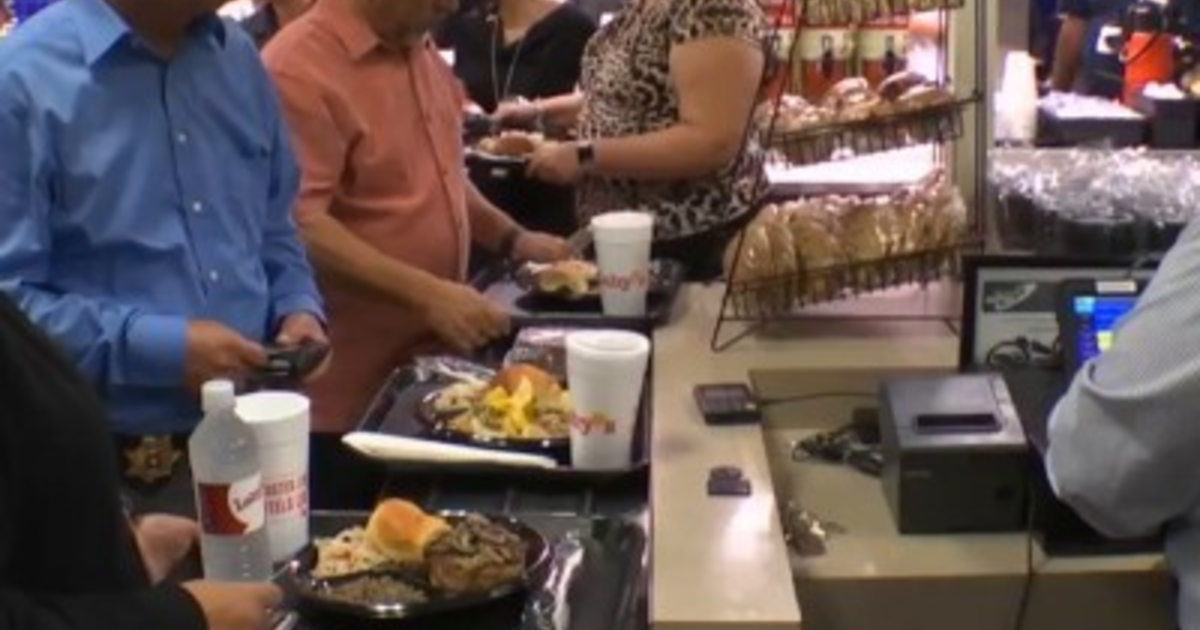 How do you feel about canteens/cafeterias? GirlsAskGuys