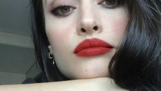 Do you think this woman is beautiful?