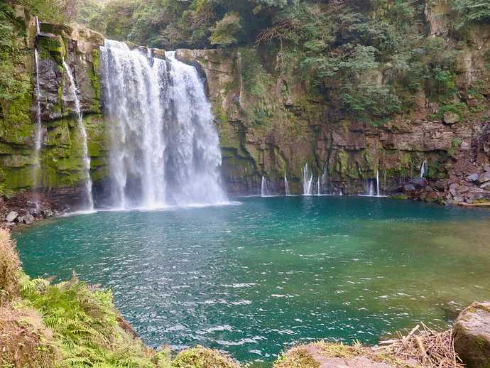 Which natural landscape do you like better?