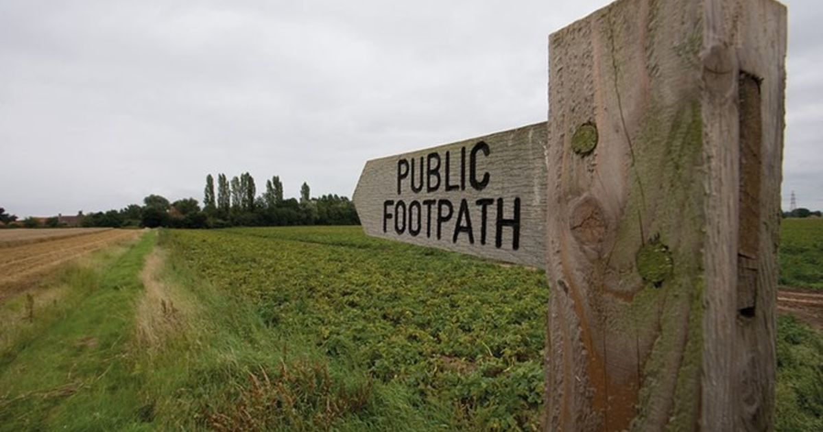 Do you have public footpaths where you live? - GirlsAskGuys