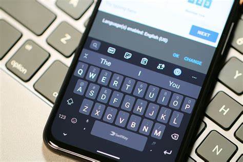 Why is there no DEL key on my SMARTPHONE?