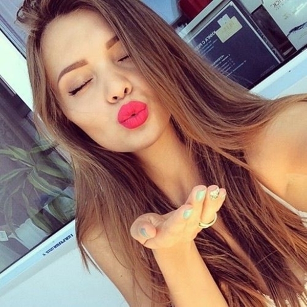 Do guys like it when their girlfriend gives them multiple kisses on the face throughout the day or does it annoy them?