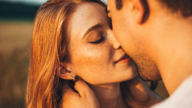 Does a first kiss have to be at the end of a date?