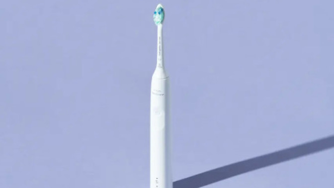 Do you think electronic toothbrush cleans teeth better?