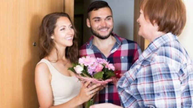 What do I get my bfs parents for meeting for the first time?
