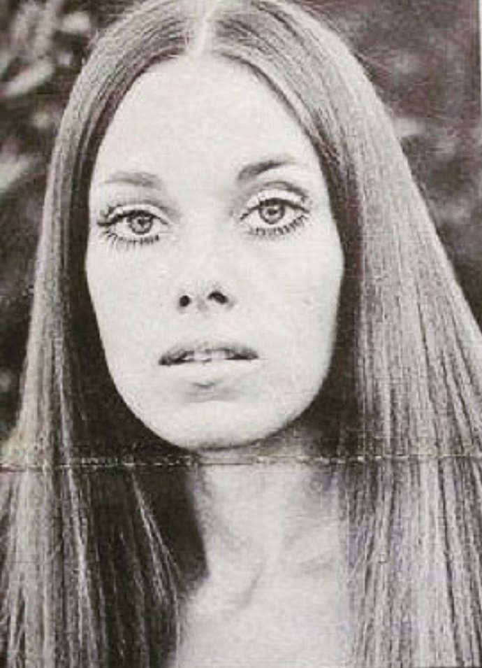 Which vintage woman is the most beautiful?