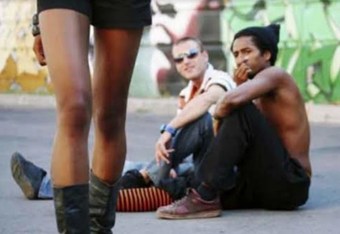 It doesnt matter what clothes a girl wears. Men should not be allowed to stare at them. Agree or Disagree?
