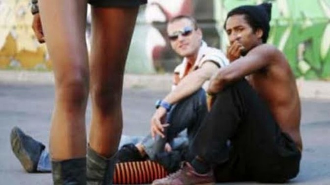 It doesn't matter what clothes a girl wears. Men should not be allowed to stare at them. Agree or Disagree?