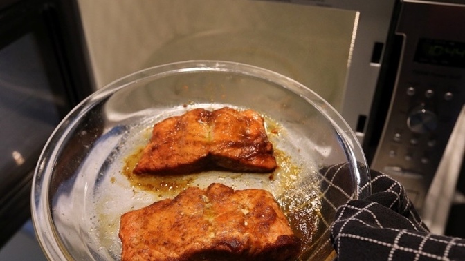 Should microwaving fish in community facilities be punishable by death?