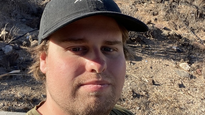 People of the internet is this a good dating profile pic be honest and why or why not thanks?
