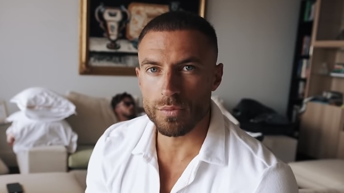 Men age like a fine wine 🍷, agree?