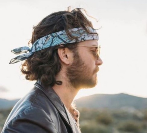 What are your thoughts on guys who wear bandanas or durags? Can a guy were one without looking like a criminal?