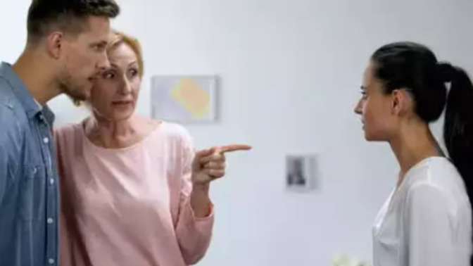 Does your mother have an influence on your dating life?