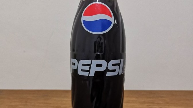 Do you prefer to buy your Pepsi-Cola bottled in plastic or glass & why?