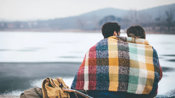 Who settles more in relationships: men or women?