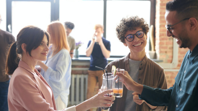 Why do men rarely approach me? What am I doing wrong?
