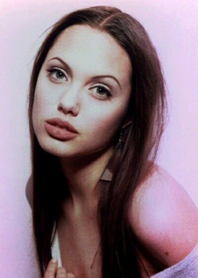 Why do so many people think Angelina Jolie is unattractive when she was considered the most beautiful woman in the world at one point?