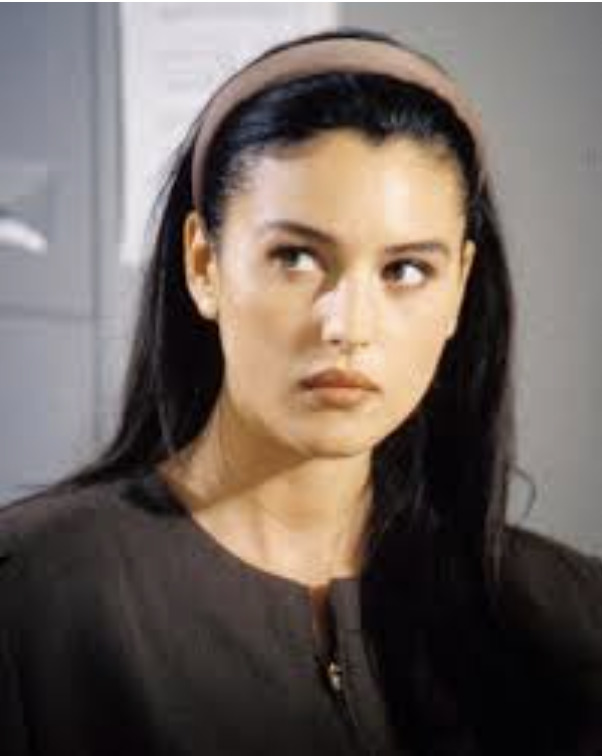 Why do so many people think Angelina Jolie is unattractive when she was considered the most beautiful woman in the world at one point?