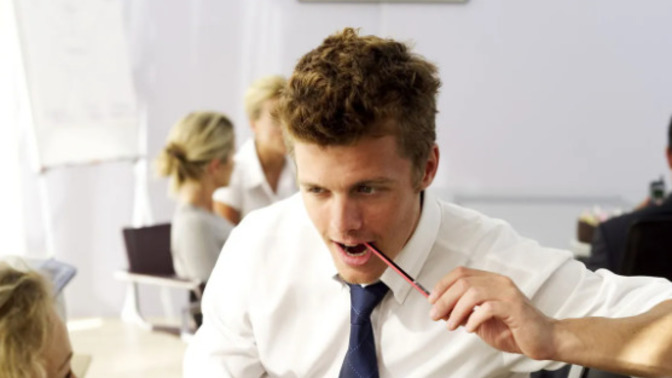 Will guys flirt with certain women just to tease them? even if they don’t find them attractive?