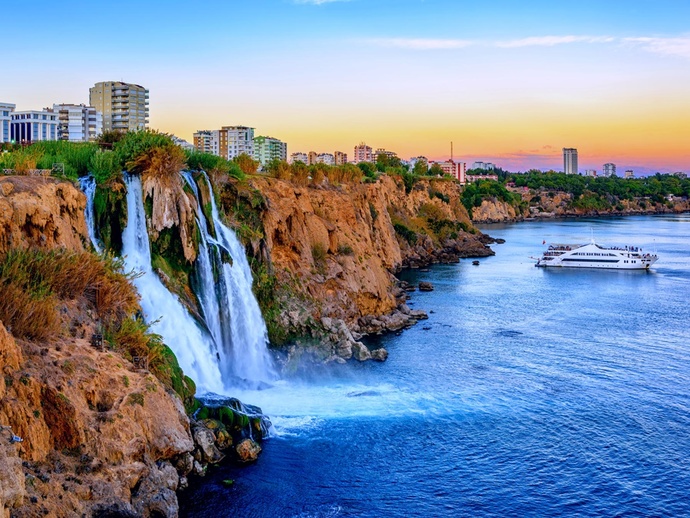 Which is the most beautiful Islamic country?