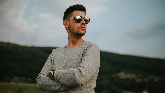 Do you think men generally at the age of 25/26 are at a different stage in life then women at the age of 21-23?