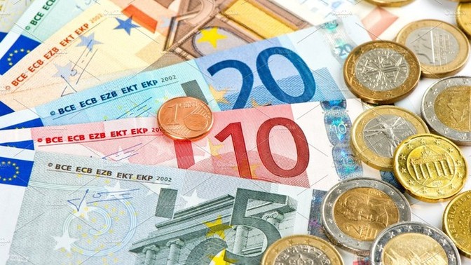Do you pay with cash, card, phone, or Bitcoin? Why?