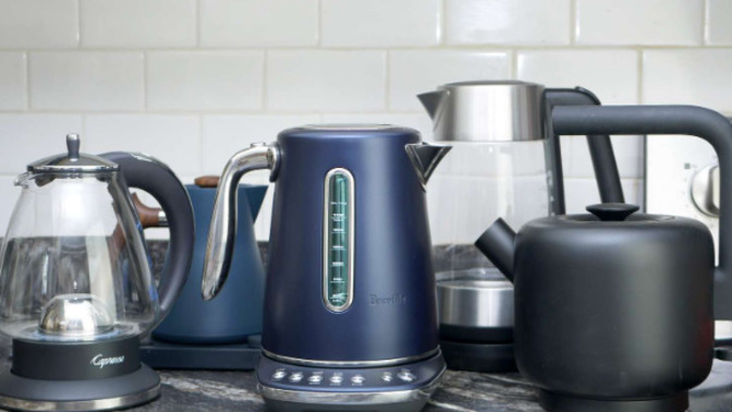 Which one is better: Glass or stainless steel kettle?