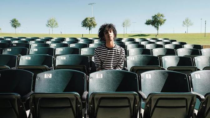 Would you still date someone who happens to have no friends?