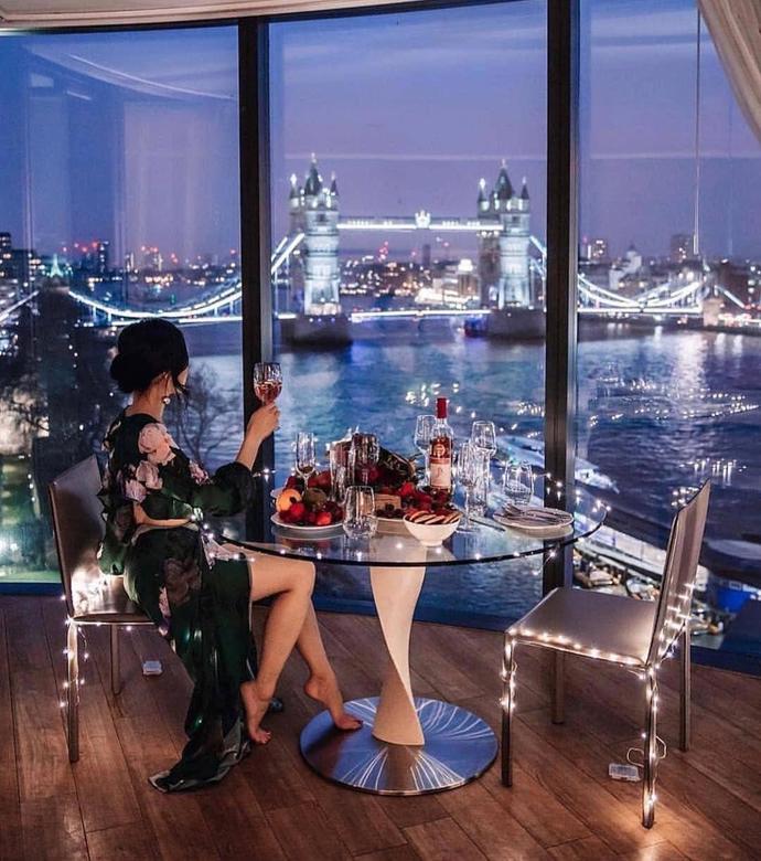 Who lives the very best lives? Wealthy girls, wealthy boys or wealthy transgirls?