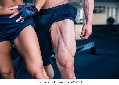 Who has stronger legs, men or women?